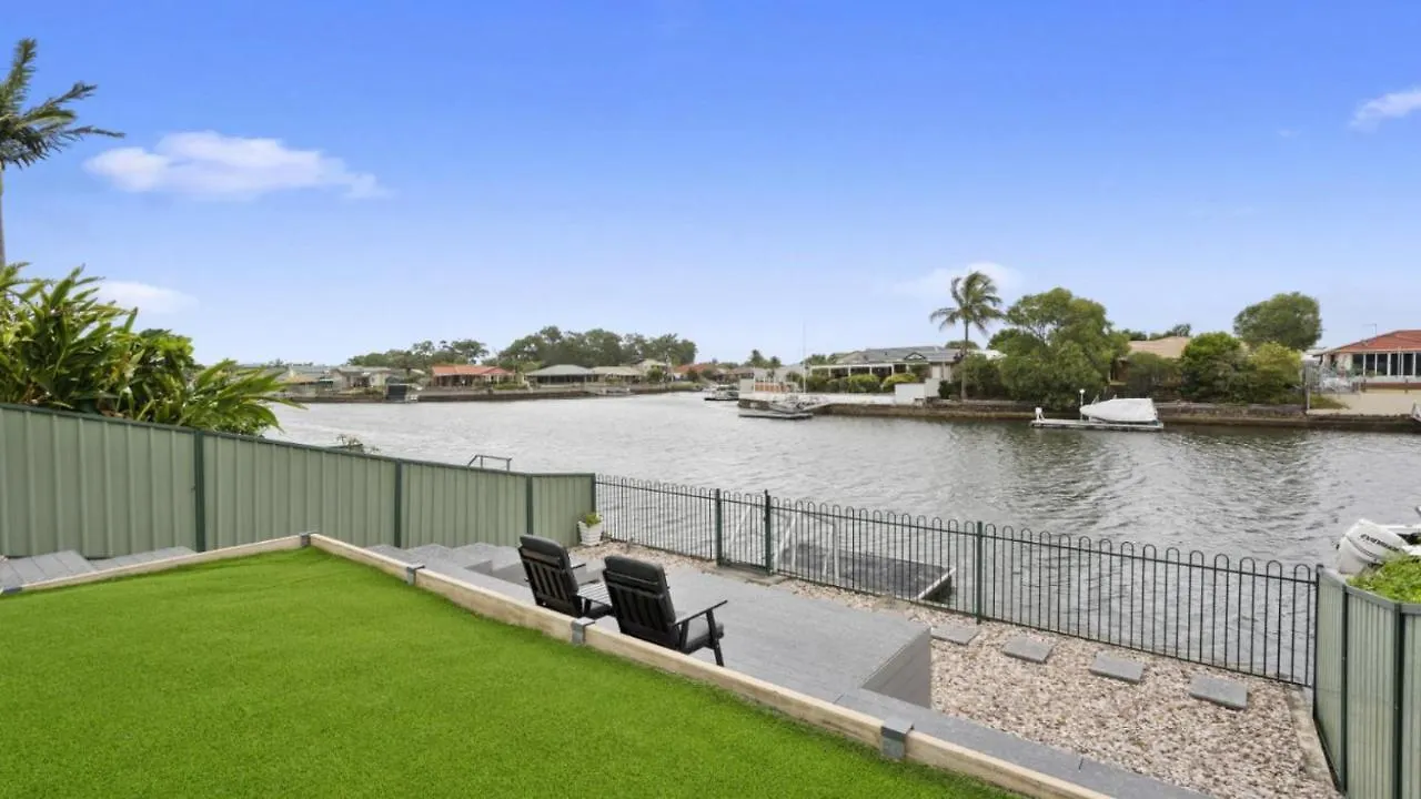 Сasa de vacaciones Pentas Paradise On The Canal Bongaree Australia